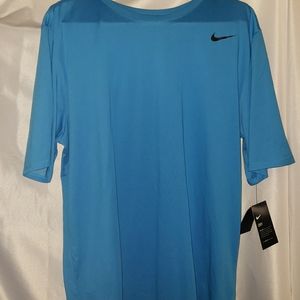 Nike T-shirt
